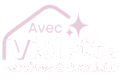 Logo en version claire de l'entreprise Avec Violette, qui propose de l'aide à domicile proche de Valence.