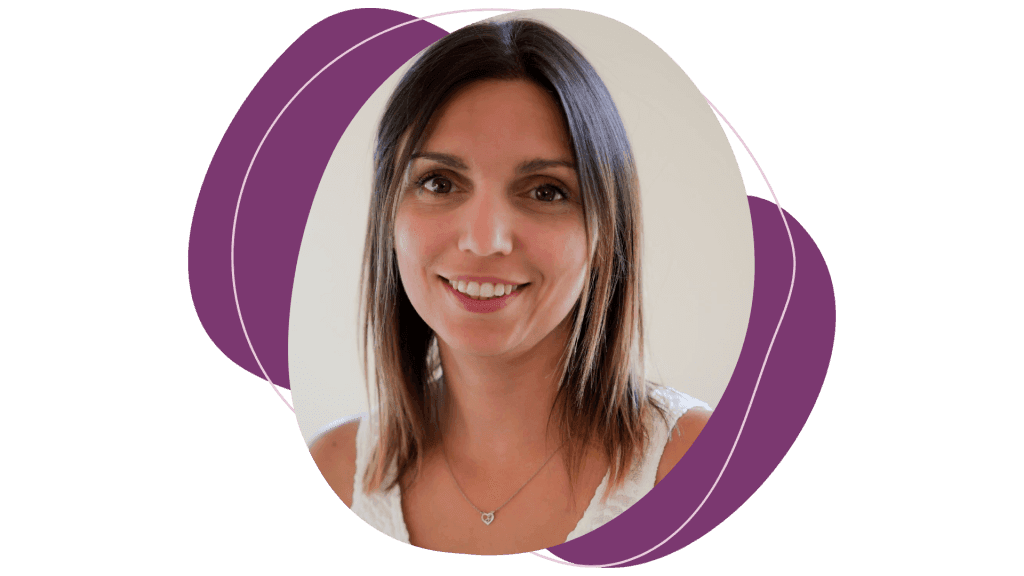 Photo portrait à propos de Violette, gérante de l'agence de services d'aide à domicile à Valence et alentours.